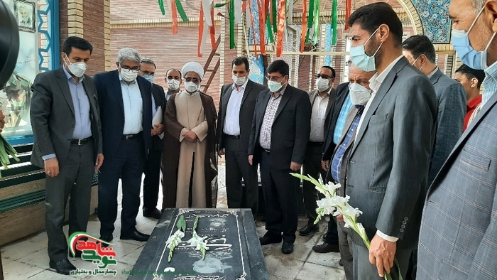 ادای احترام مهندس «پاکدل» به مقام شامخ شهدای شهرکرد