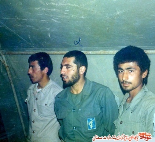 نفر وسط شهید علی رضایی