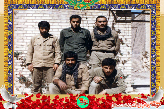 نفر اول نشسته از راست شهید غلامرضا ابراهیم طوسی