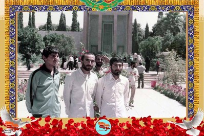 نفر وسط شهید محمدرضا خدابنده‌لو