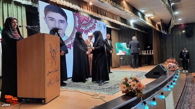 مراسم اختتامیه دومین جشنواره داستاننویسی به یاد لالهها- بیست و چهارم بهمنماه ۱۴۰۲ دانشگاه آزاد اسلامی واحد سمنان