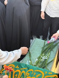 آیین اهتزاز پرچم بارگاه امام رضا(ع) و ادای احترام به نمای مزار شهید امیرعبداللهیان- هجدهم اردیبهشت ۱۴۰۴ گلزار شهدای شهرستان دامغان