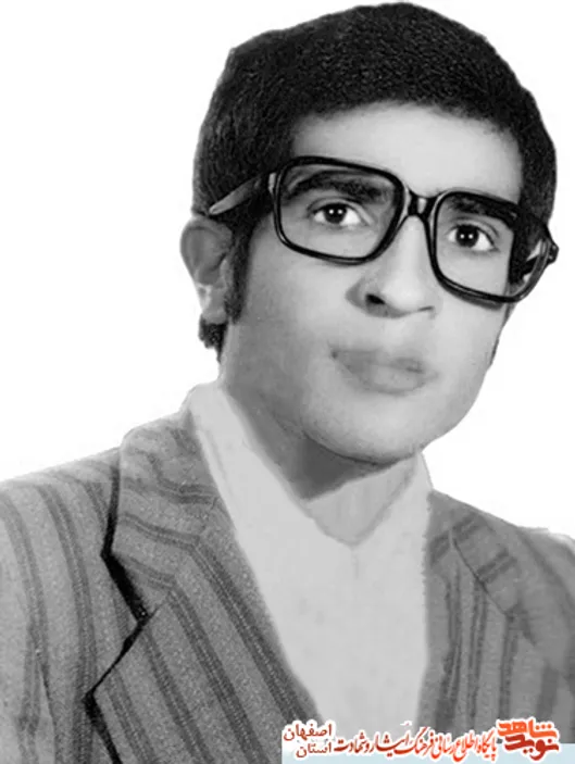 تانک‌ها روی بدنش رژه رفتند